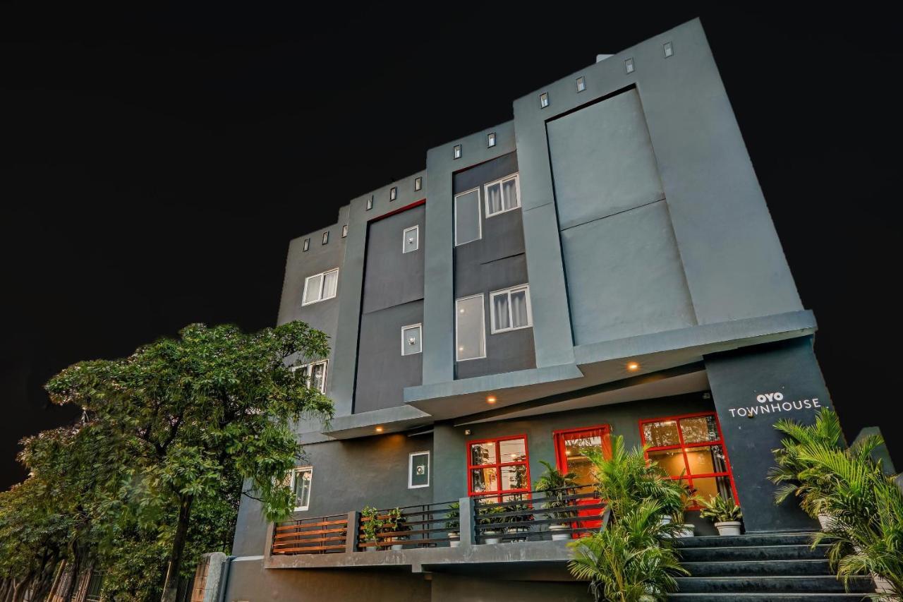 Super Townhouse 139 Ashiyana Smriti Upvan Near Emerald Mall Lucknow Bijnaur Bagian luar foto