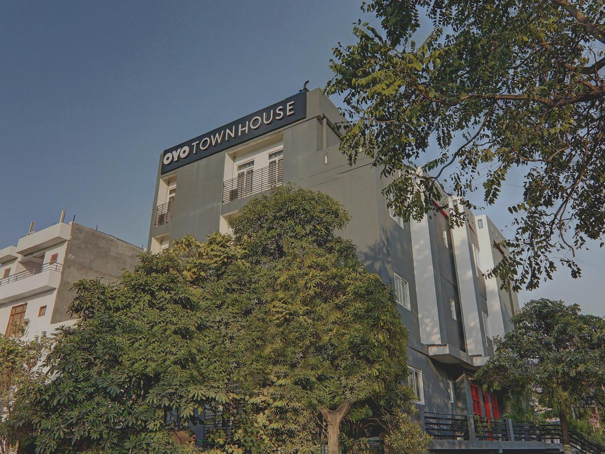Super Townhouse 139 Ashiyana Smriti Upvan Near Emerald Mall Lucknow Bijnaur Bagian luar foto