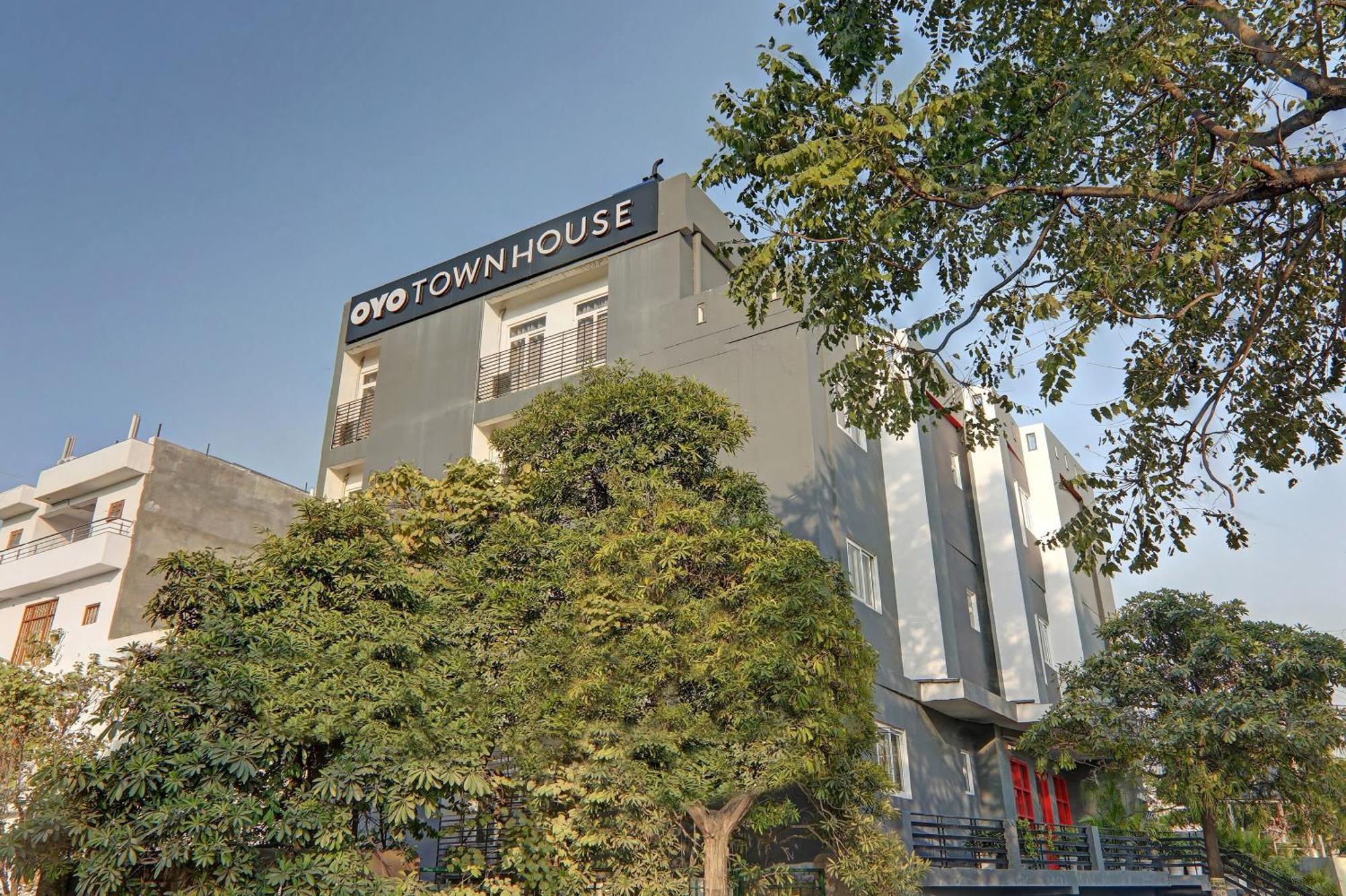 Super Townhouse 139 Ashiyana Smriti Upvan Near Emerald Mall Lucknow Bijnaur Bagian luar foto